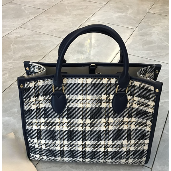 Large capacity Tote bag niche design plaid handbag...