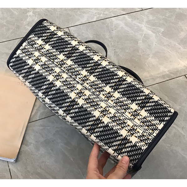 Large capacity Tote bag niche design plaid handbag shopping bag